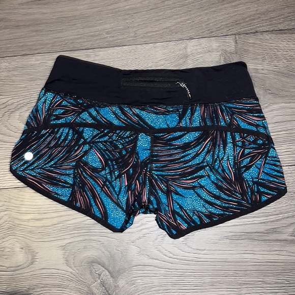 Lululemon Speed Short Palm Lace Tofino Teal Multi / Black size 4 - Picture 3 of 9